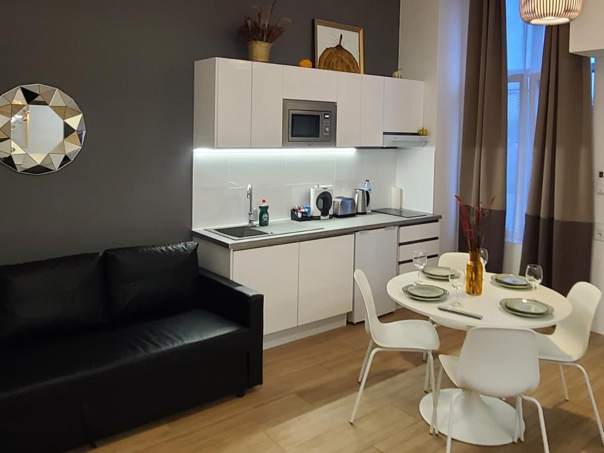 ולנסיה Las Artes Hlius Luxury Apartments מראה חיצוני תמונה